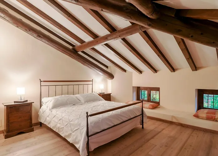 Tenuta Navelli 12&2, Emma Villas